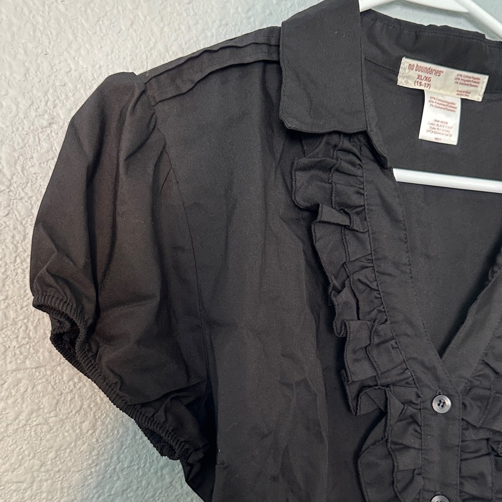 No Boundaries Black Ruffled Blouse - Picture 6 of 6